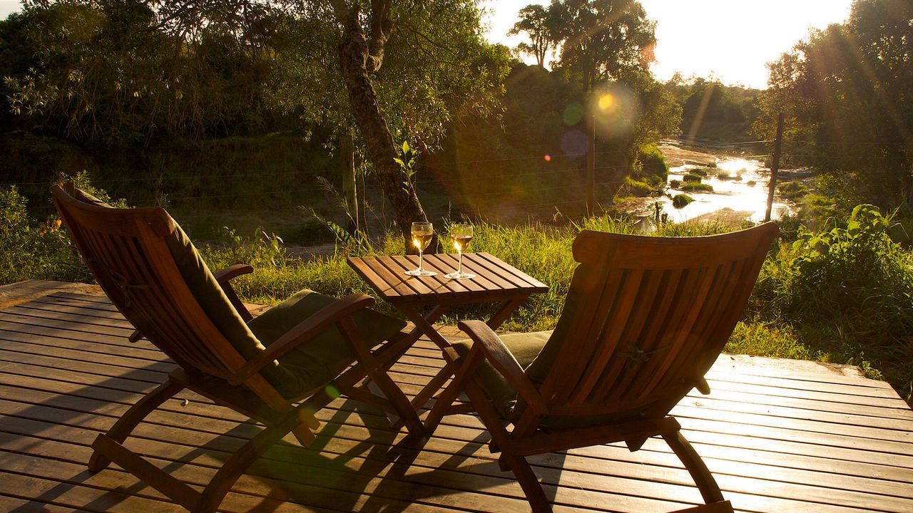 mara-intrepids-lounge